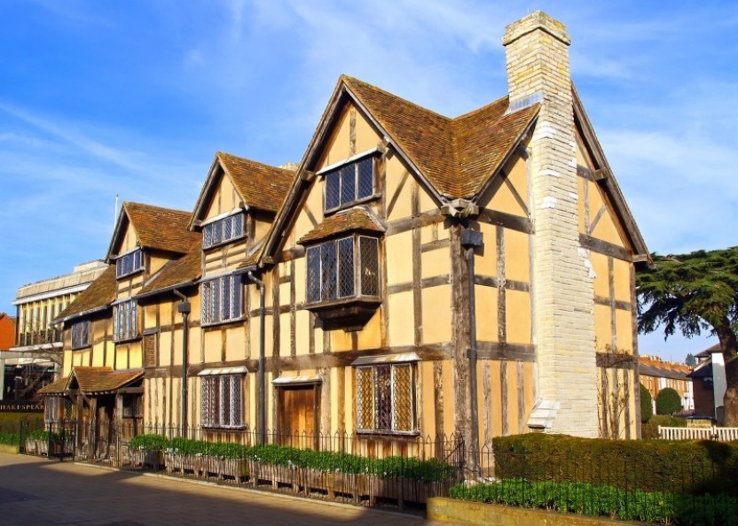 England in One Day: Stonehenge, Bath, Stratford & the Cotswolds