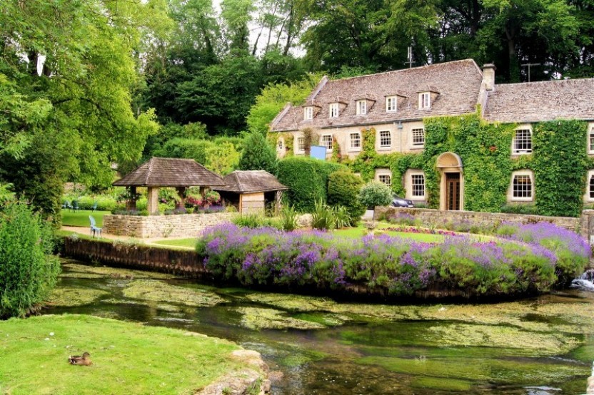 England in One Day: Stonehenge, Bath, Stratford & the Cotswolds