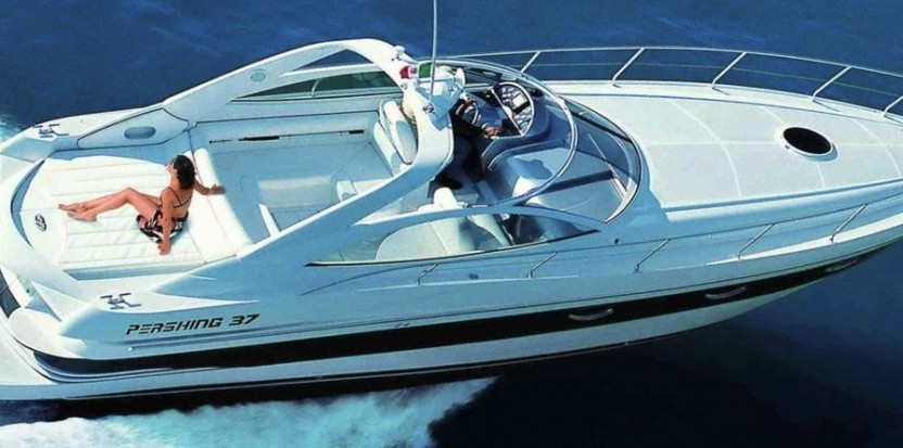 Pershing 37
