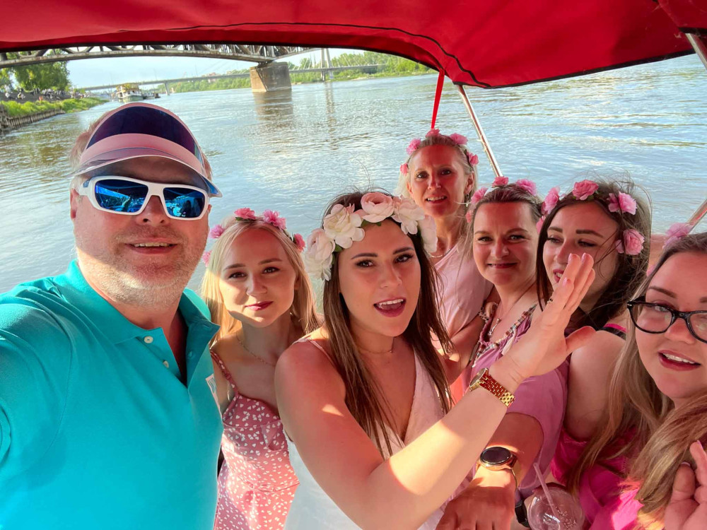 Warsaw Bachelorette Cruise – 2 Hour Private Motorboat for 9 Guests