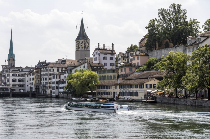 Zurich Tour With Cruise & Chocolate