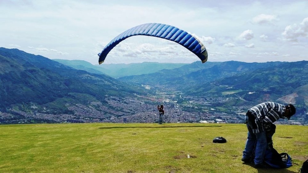 Private Paragliding Tour in Medellin