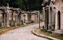 Pere Lachaise Cemetery Guided Walking Tour - Semi-Private