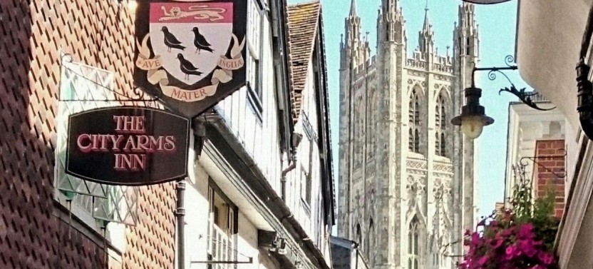 Canterbury + Leeds Castle to Heathrow & London from Dover