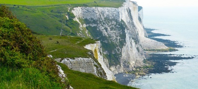 London/Heathrow to Dover Shared Transfer with Entry to Dover Castle