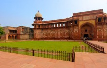 Private Luxury Taj Mahal Agra Day Tour from Delhi