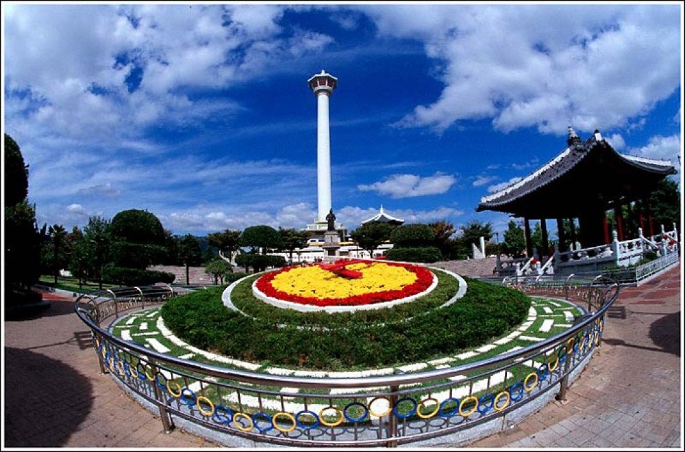 Busan Day Tour (A) with Songdo Sky Walk + Gamcheon Village
