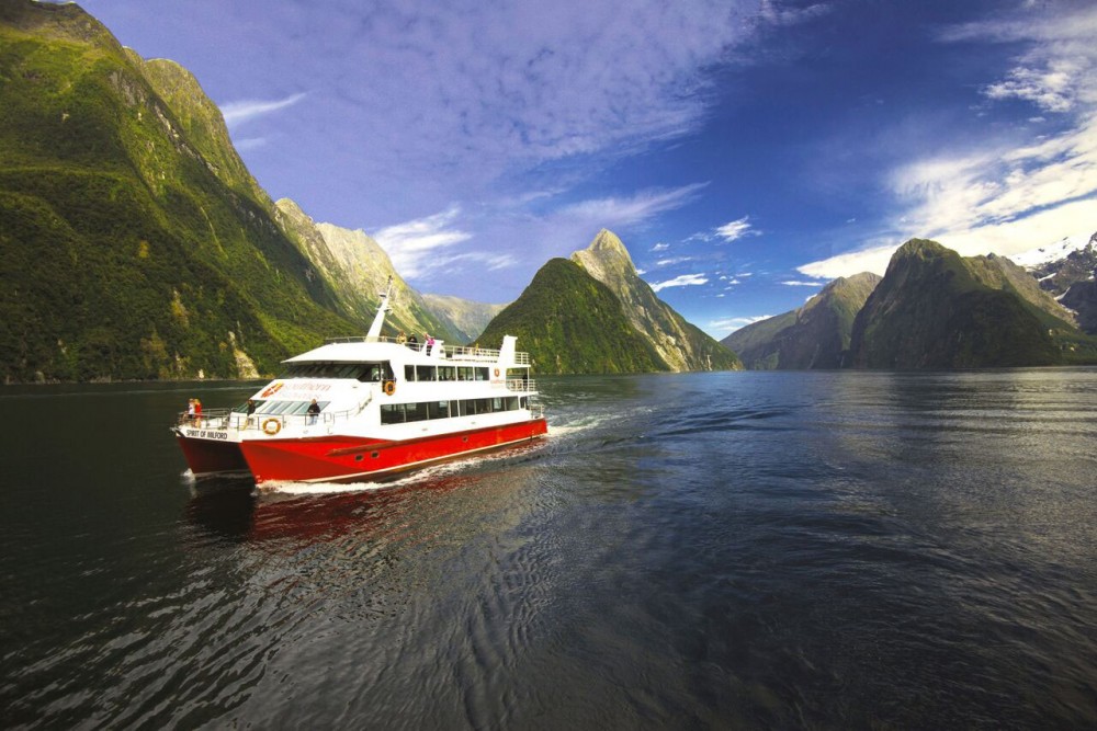 milford sound coach cruise fly
