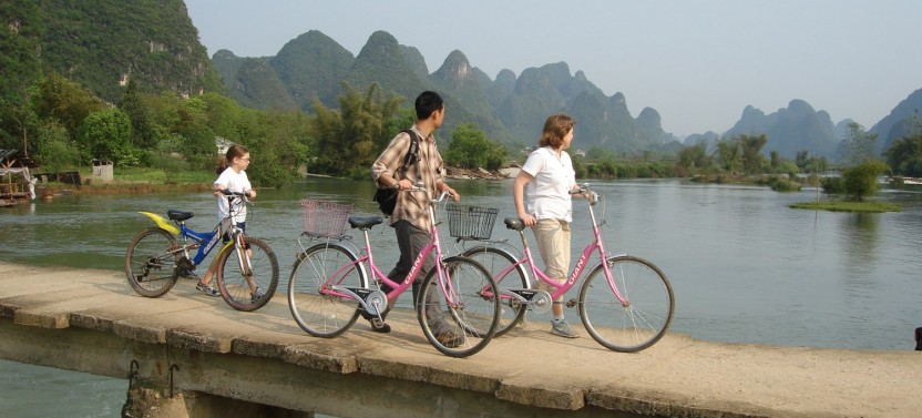 Private Guilin Li River Cruise And Yangshuo Day Tour