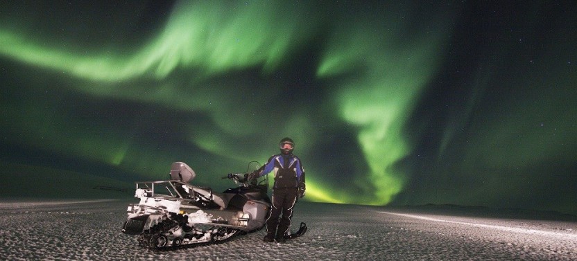 Northern Lights Snowmobile Hunt from Rovaniemi