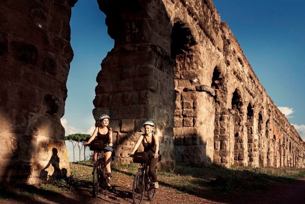 4 Hour Ancient Appian Way & Aqueducts Park E-Bike Tour