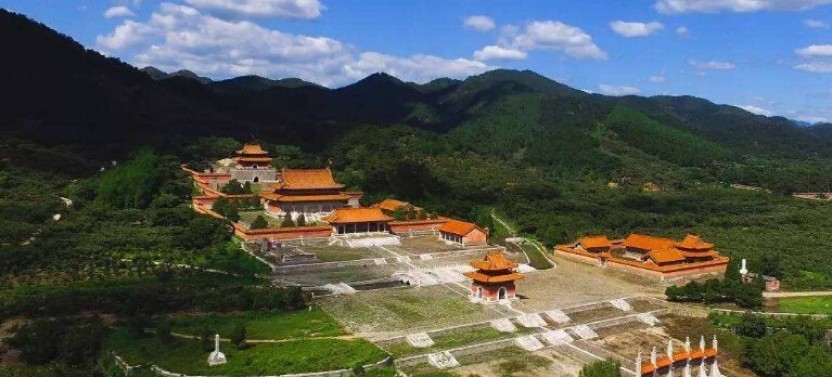 Beijing Badaling Great Wall and Ming Tomb Bus Tour