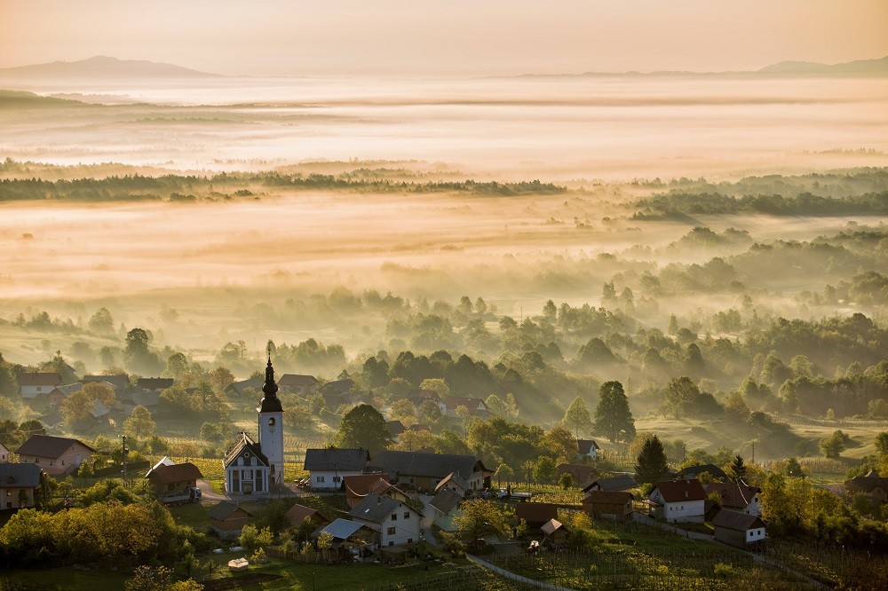 Private White Carniola Day Tour with Kolpa + Rafting + Wine