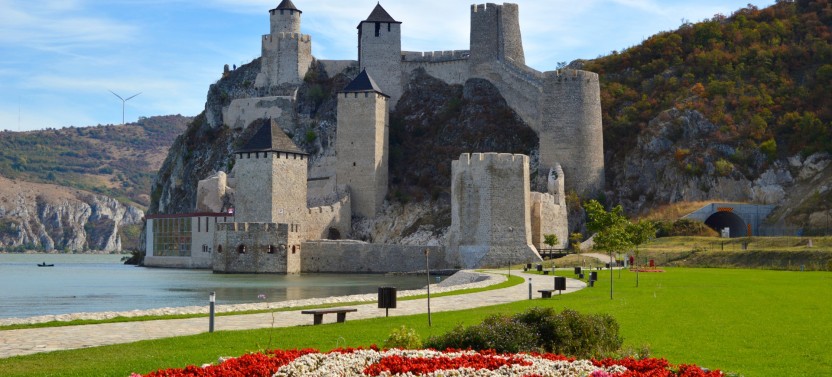 Small Group Danube Tour with Golubac Fortress Visit
