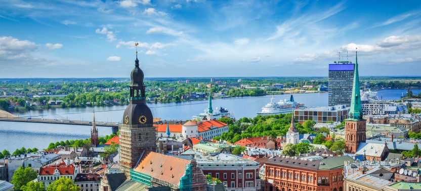 Riga Old Town & Art Nouveau Museum (Private Tour)