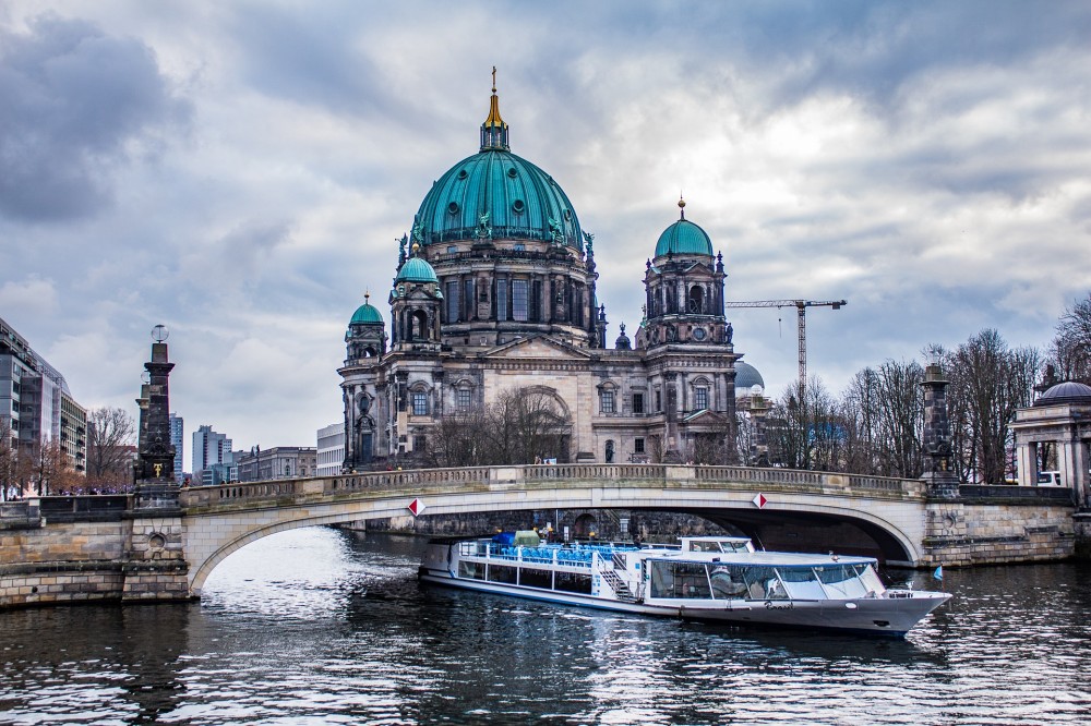 tours from warnemunde to berlin