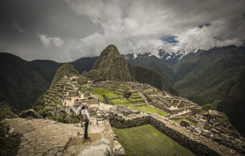 Private Full Day Machu Picchu On The Vistadome Train with Guide