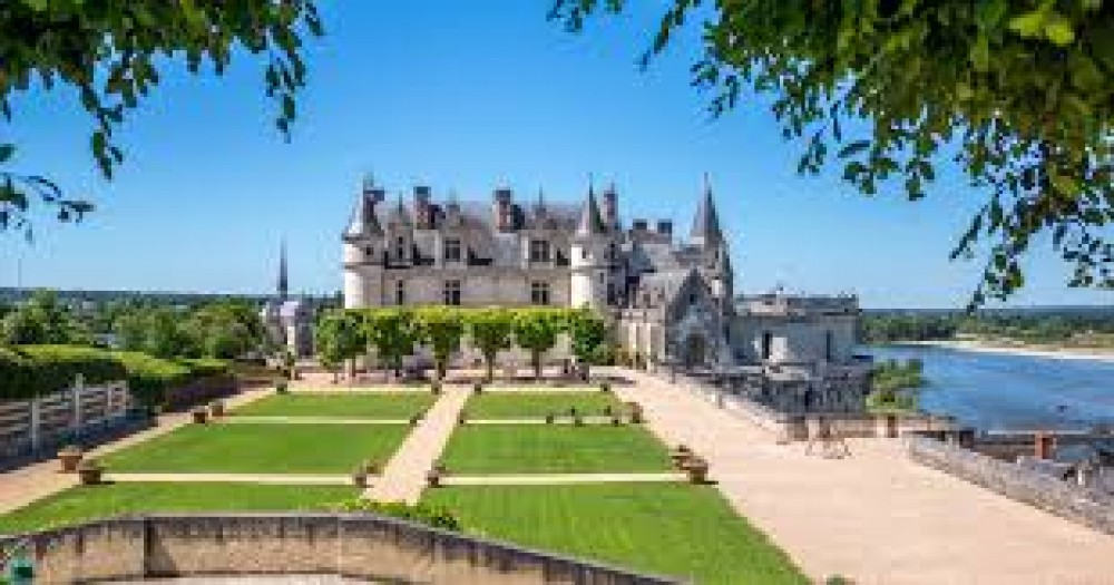 Loire Valley Chateau Full Day Private Tour