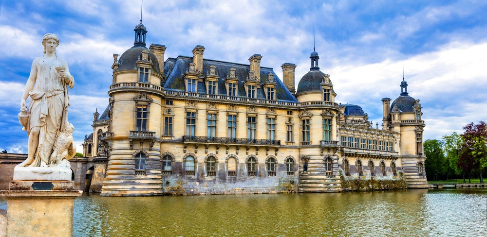 Private Driver: Chateau de Chantilly + Royaumont Abbey from Paris