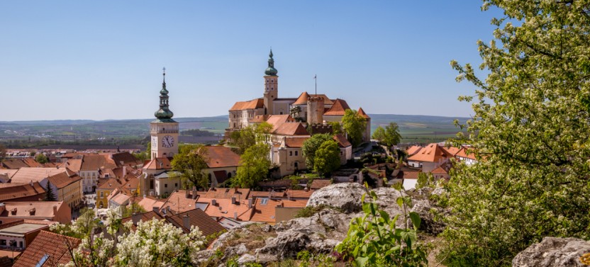 Private Drive: Trip Mikulov & Lednice Chateau & Park from Vienna