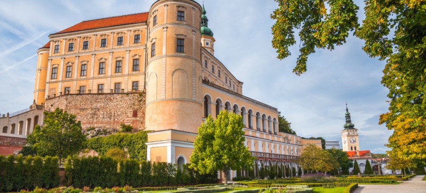Private Drive: Trip Mikulov & Lednice Chateau & Park from Vienna