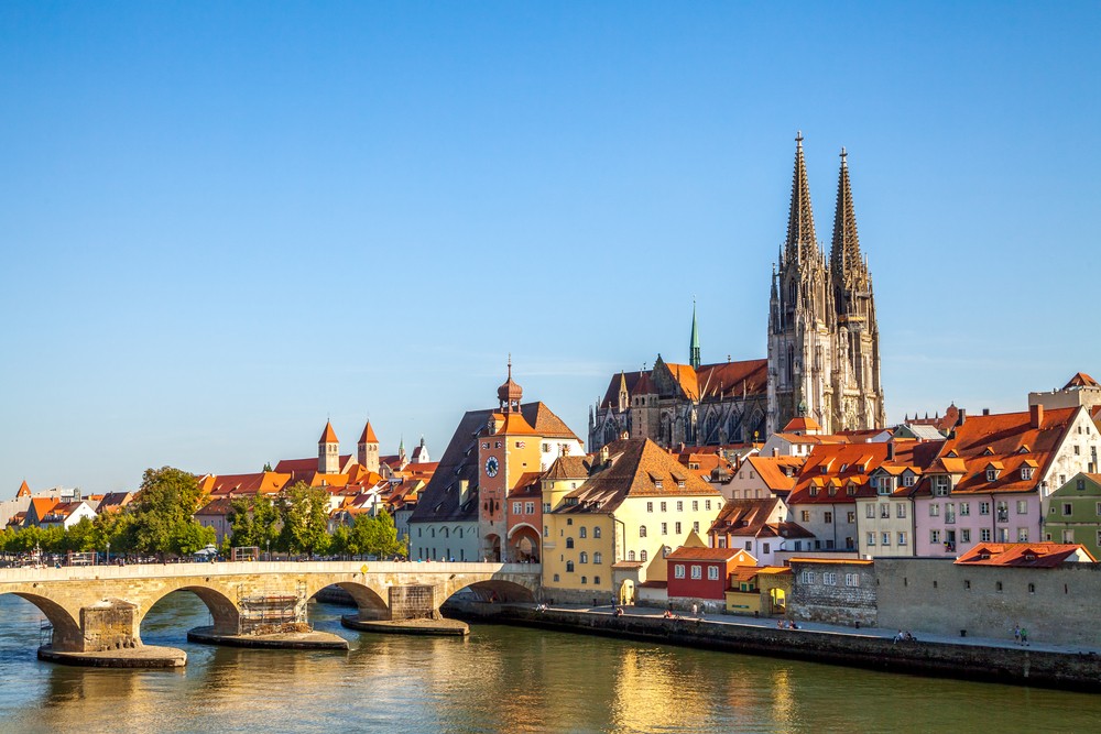 Private Drive: Regensburg from Prague