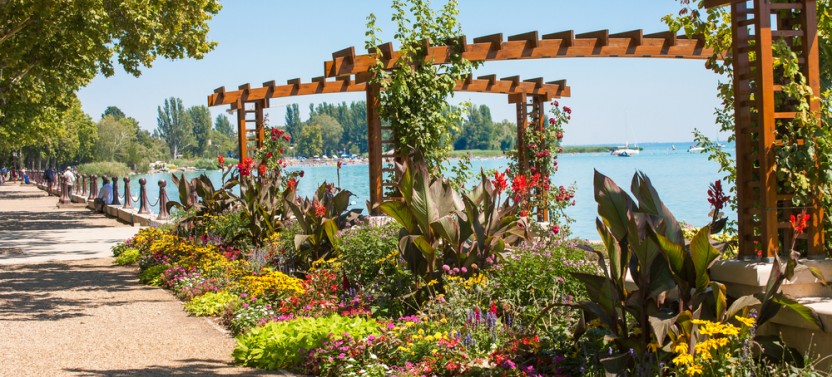 Private Drive: Trip to Tihany Abbey and Balatonfured from Vienna