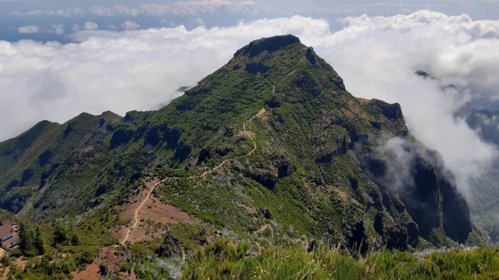 Private Guided Walk Pico do Areeiro – Pico Ruivo