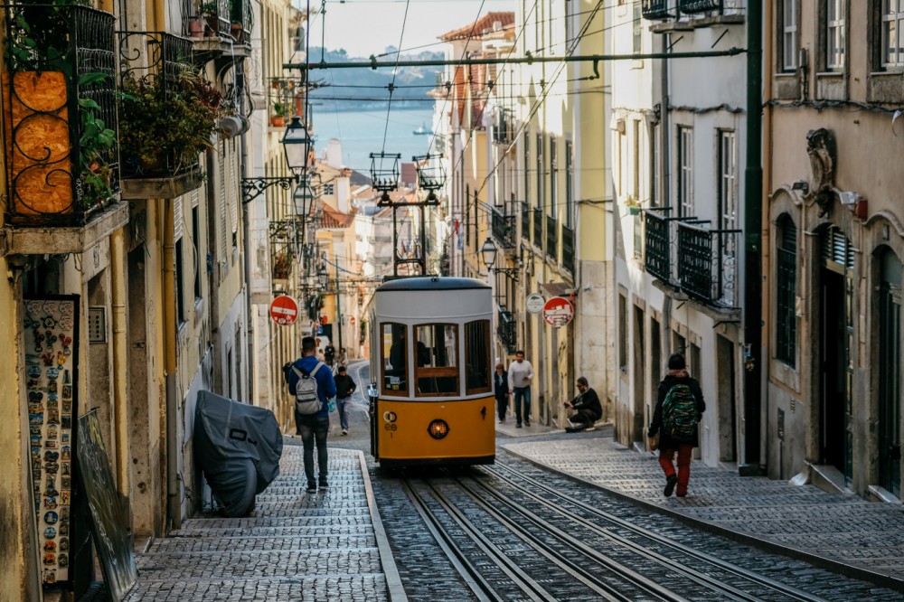 Romantic Lisbon - Tuk Tuk Tour - Lisbon | Project Expedition