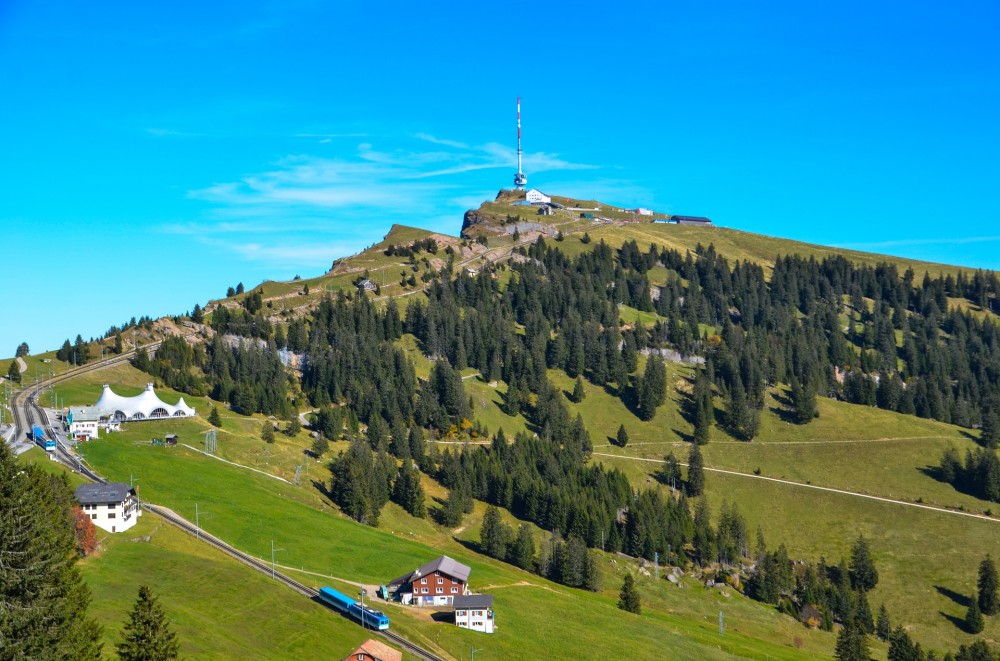 Private Day Trip: Swiss Alps Peak & Lucerne Scenic Tour