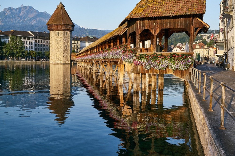 Private Tour of Lucerne and a 'Big 4' Mountain from Zurich