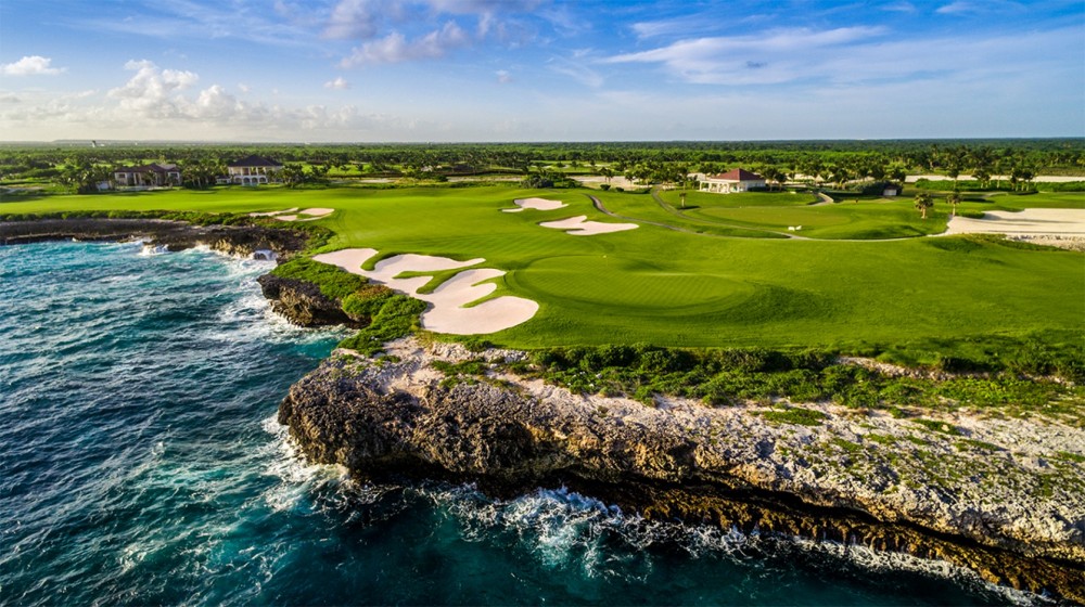 Golf Experience at Corales Club with Transfers