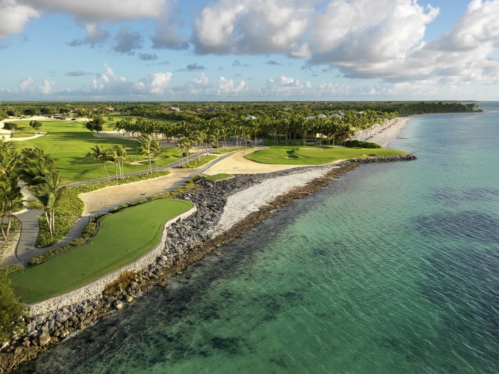Golf Experience at La Cana Golf Club with Transfers