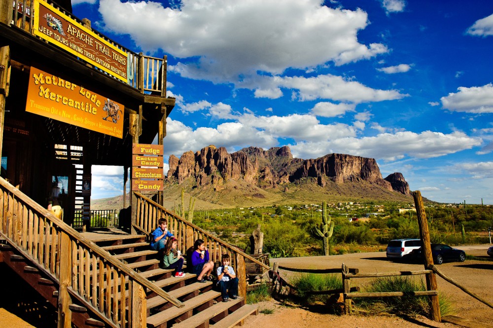 Private Apache Trail Tour from Phoenix