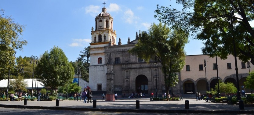 Frida Kahlo Tour Mexico City: Explore Casa Roja and and Sail in Trajiner