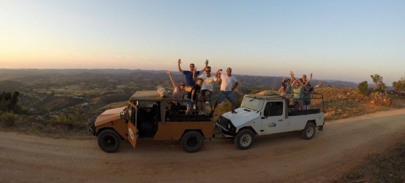 Sunset Jeep Safari with Dinner in Algarve