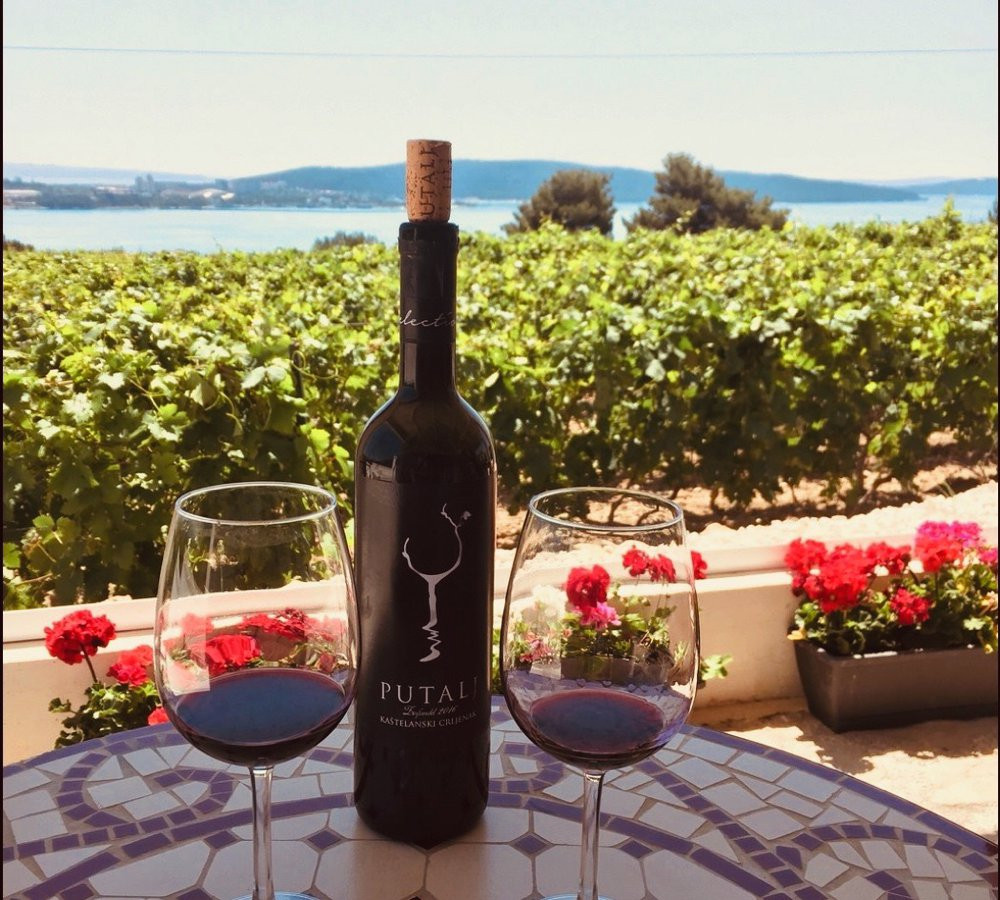 Private Zinfandel Tasting near Split w/ Lunch/Dinner from Trogir