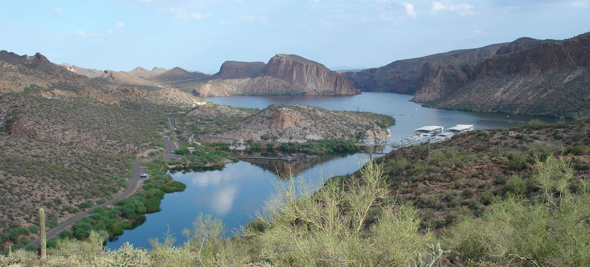 Apache Trail Day Small Group Tour from Phoenix