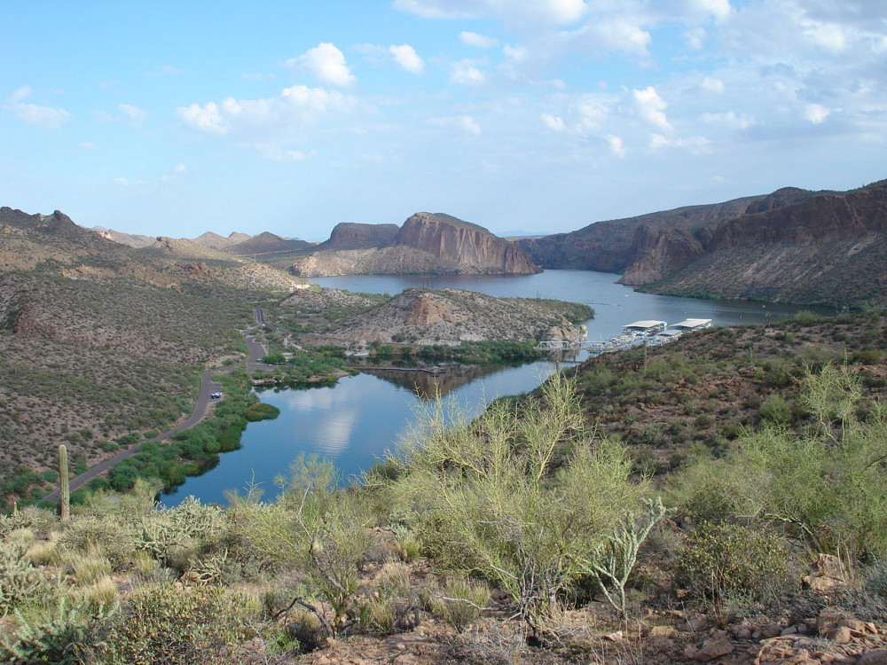 Apache Trail Day Small Group Tour from Phoenix