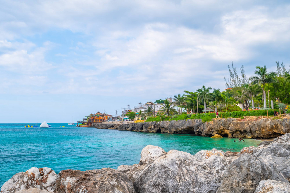 Family Friendly Reggae Catamaran Cruise & Snorkeling - Negril