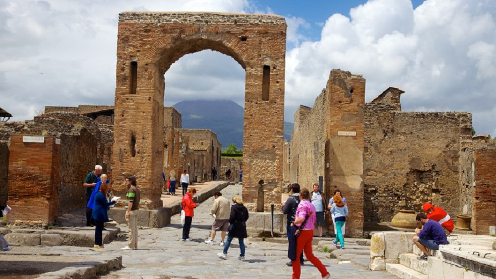 leisure activities in pompeii and herculaneum