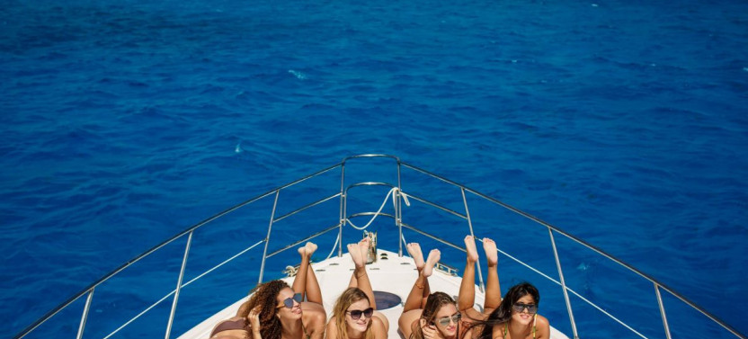 All Inclusive Luxury Charter - 58ft Azimut Yacht (4 Hrs)