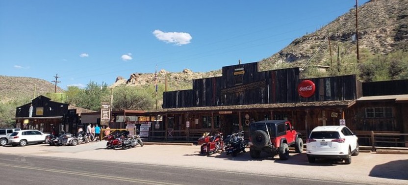 Apache Trail Day Small Group Tour from Scottsdale