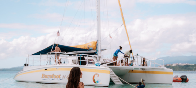 Catamaran Barefoot IV 5 hour Sailing and Picnic Trip