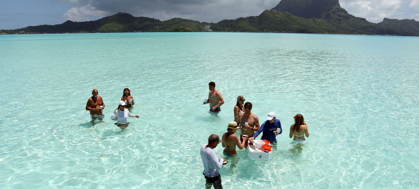 Small Group Half Day Sailing + Snorkel + Floating Bar