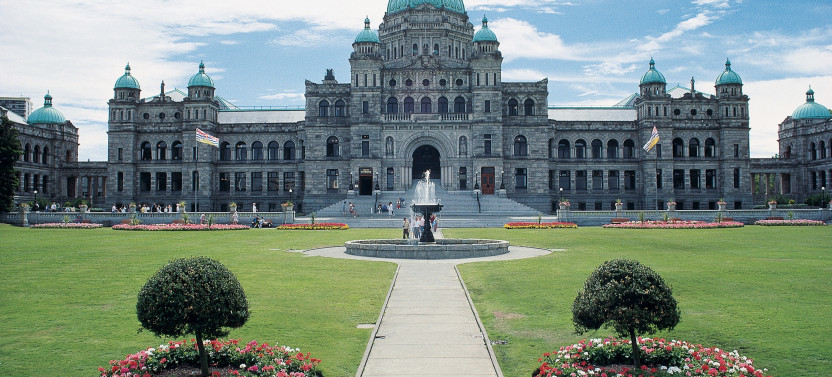 From Vancouver: Victoria, Butchart Gardens, and Gulf Islands Ferry Cruise