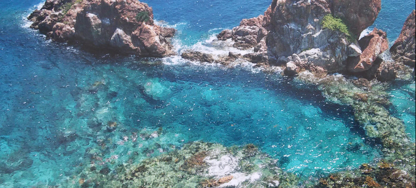 Private Sunset Cruise to the Dog Islands with Complementary Prosecco