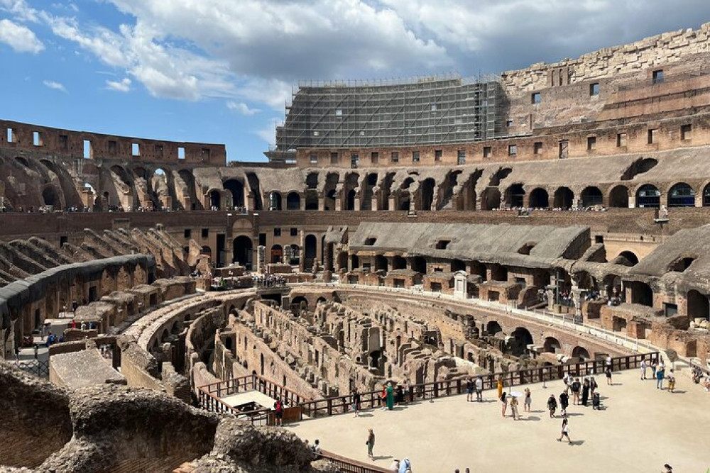 Rome: Colosseum Full Experience Arena & Roman Forum Private Tour