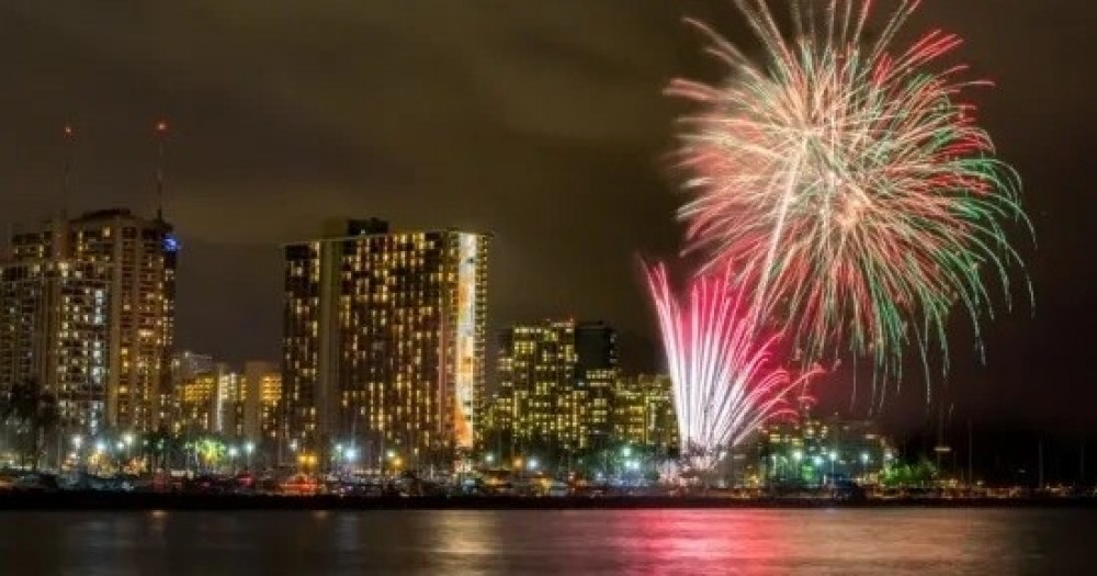 Fourth Of July Fireworks Catamaran Sail With Mai Tai Honolulu Project Expedition