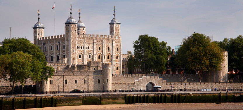 London in One Day with Changing of The Guard & River Cruise